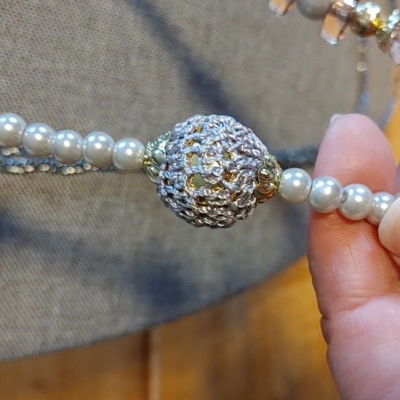 💚Triple Strand Statement Necklace - Picture 4 of 6